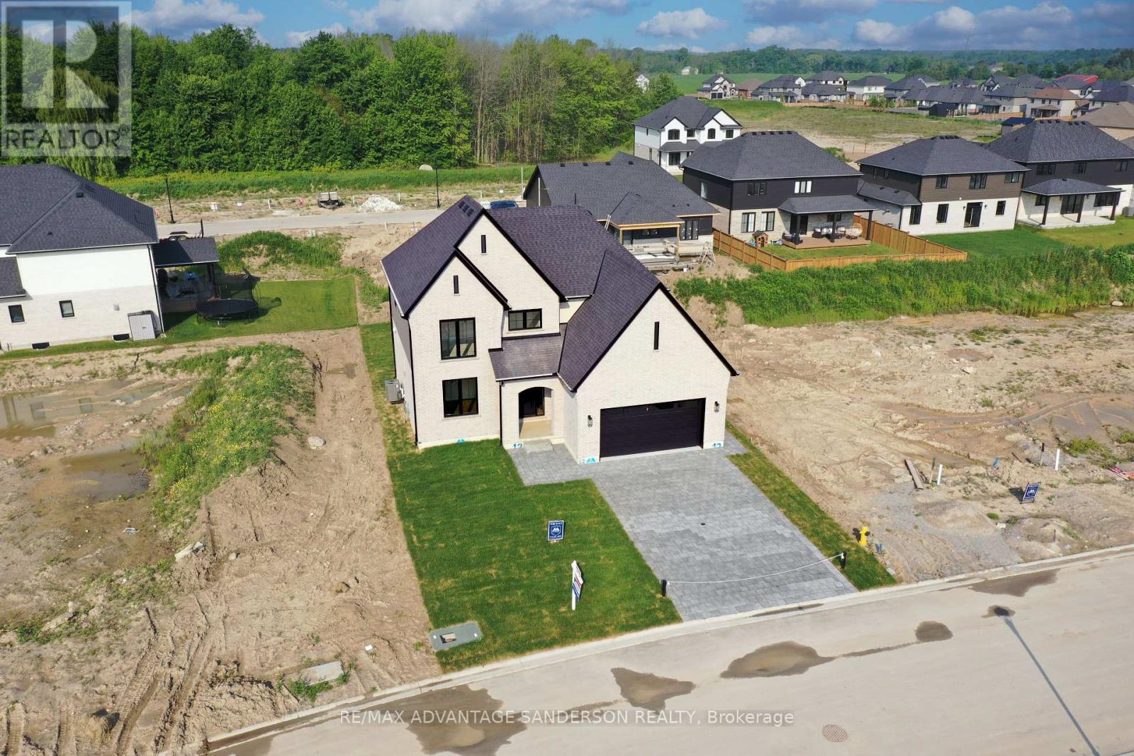 174 Timberwalk Trail, Middlesex Centre, Ontario  N0M 2A0 - Photo 5 - X12718360