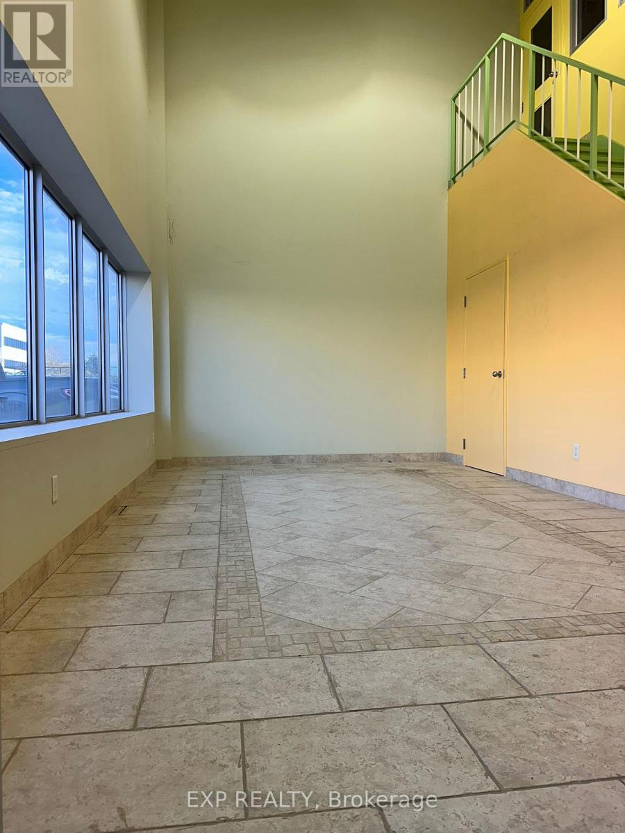 3 - 1150 Kerrisdale Boulevard, Newmarket, Ontario  L3Y 8L3 - Photo 3 - N12458248