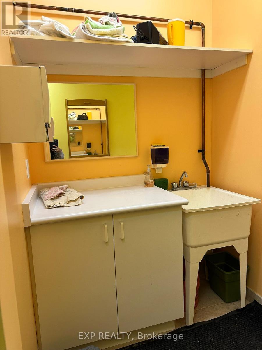 3 - 1150 Kerrisdale Boulevard, Newmarket, Ontario  L3Y 8L3 - Photo 10 - N12458248