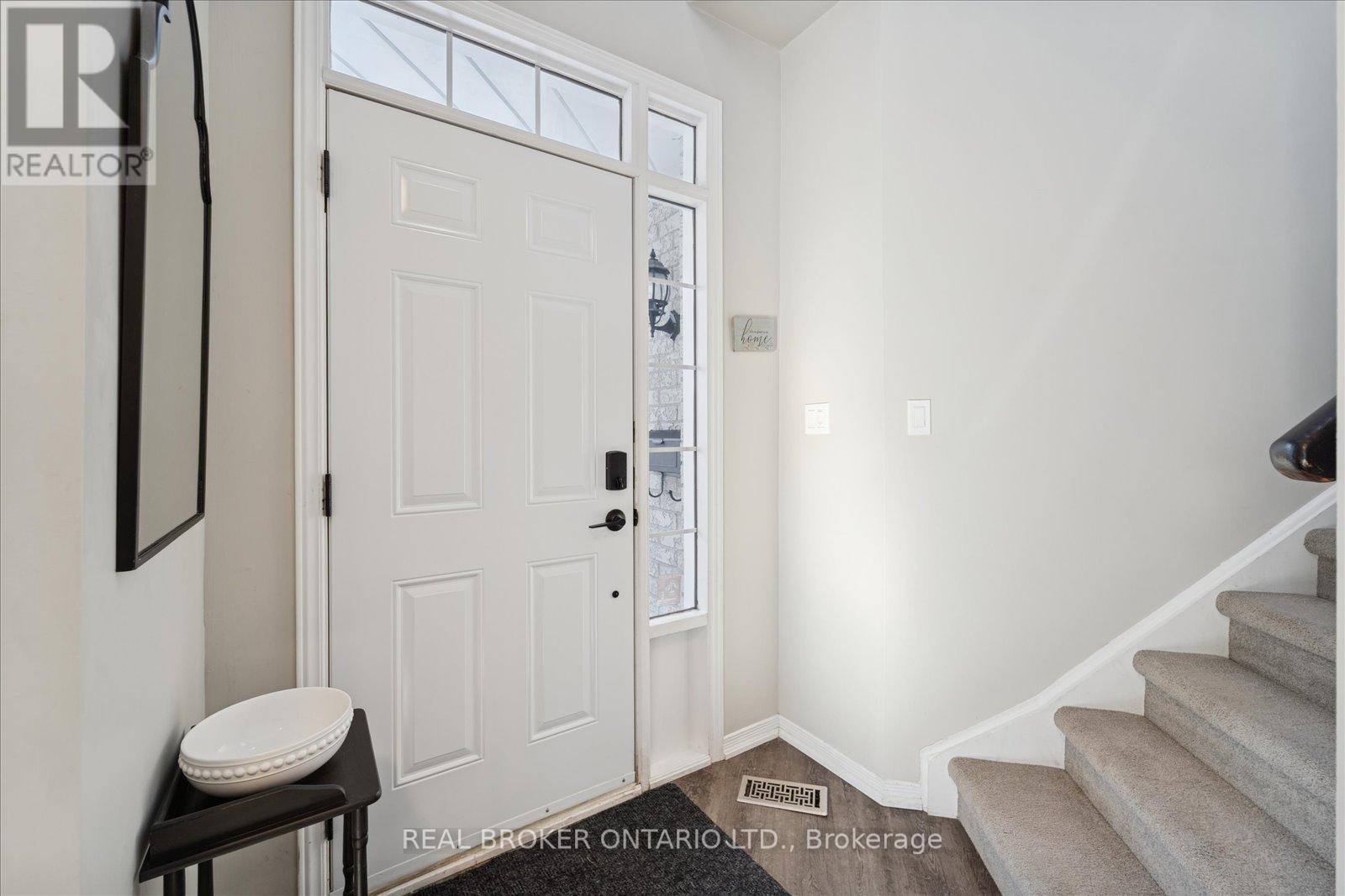 1053 Timberland Crescent, Oshawa, Ontario  L1K 2L9 - Photo 5 - E12718300