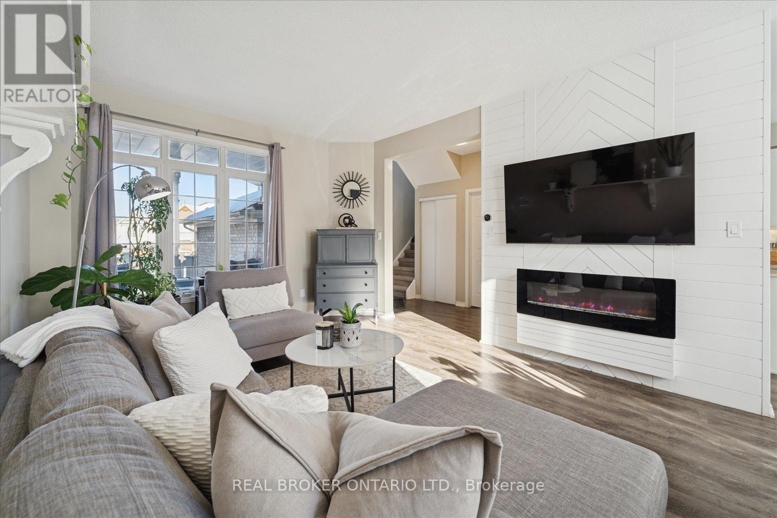 1053 Timberland Crescent, Oshawa, Ontario  L1K 2L9 - Photo 7 - E12718300