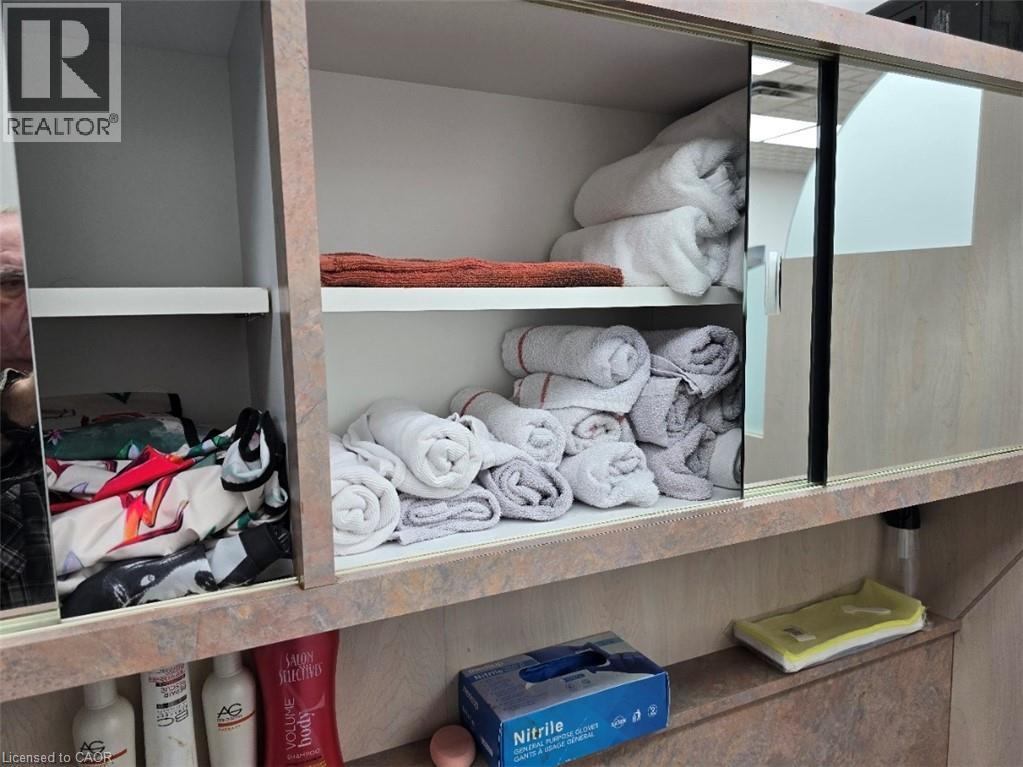 5291 Lakeshore Road Unit# 6, Burlington, Ontario  L7L 1C7 - Photo 9 - 40793763