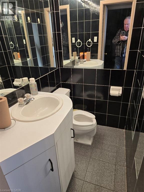 5291 Lakeshore Road Unit# 6, Burlington, Ontario  L7L 1C7 - Photo 3 - 40793763