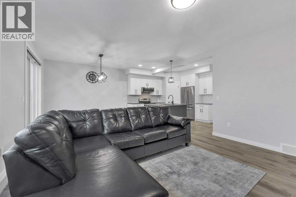 119 Crestview Boulevard, Sylvan Lake, Alberta  T4S 0V8 - Photo 10 - A2273090