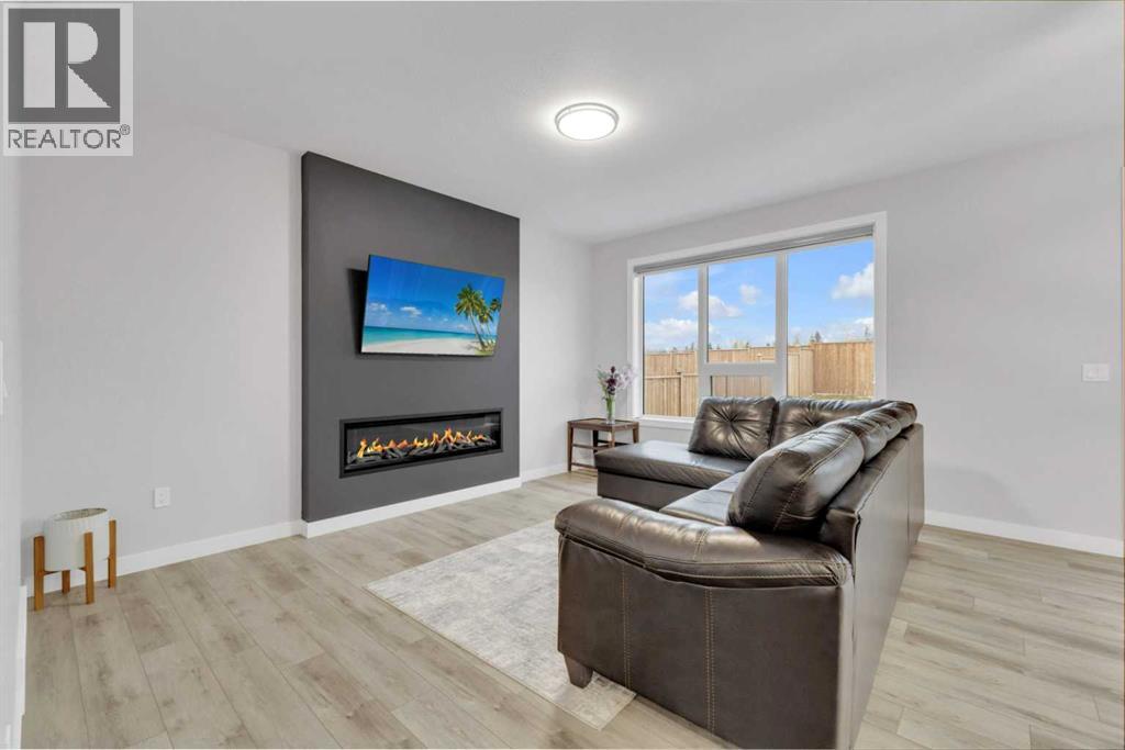 119 Crestview Boulevard, Sylvan Lake, Alberta  T4S 0V8 - Photo 6 - A2273090