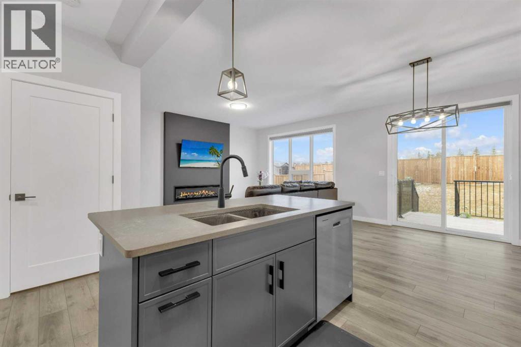 119 Crestview Boulevard, Sylvan Lake, Alberta  T4S 0V8 - Photo 5 - A2273090