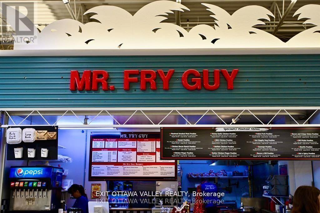 1100 Pembroke Street, Pembroke, Ontario K8A 6Y7 - Photo 2 - X12718376