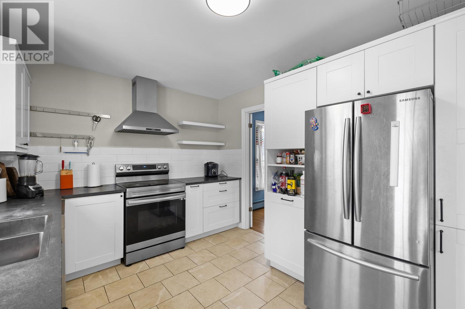 42 Cortland Street, Charlottetown, Prince Edward Island  C1E 1K9 - Photo 11 - 202601191