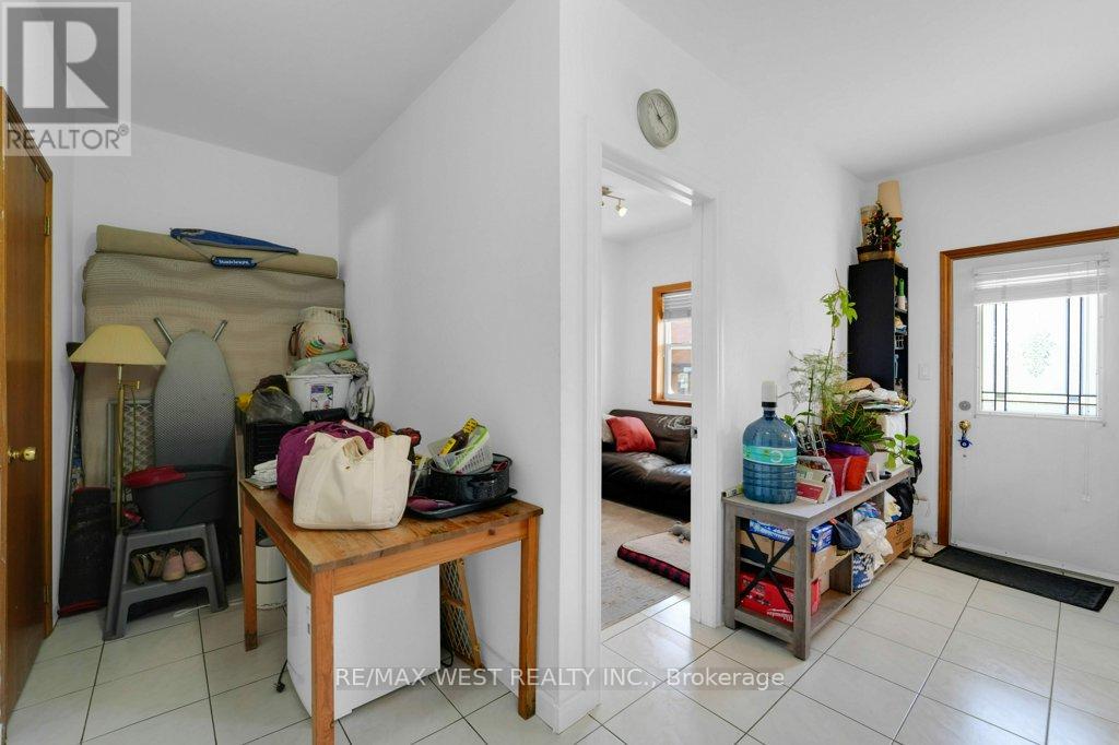 225 Oakwood Avenue, Toronto, Ontario  M6E 2V3 - Photo 20 - C12718186