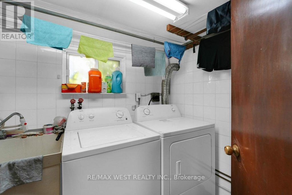 225 Oakwood Avenue, Toronto, Ontario  M6E 2V3 - Photo 29 - C12718186