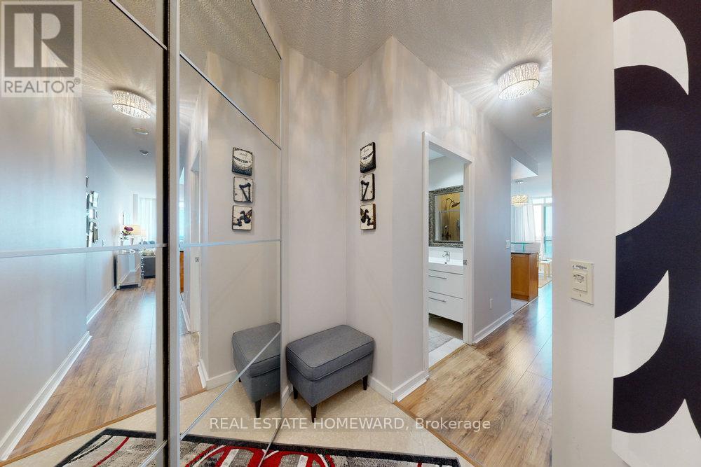 1208 - 218 Queens Quay W, Toronto, Ontario  M5J 2Y6 - Photo 4 - C12718196