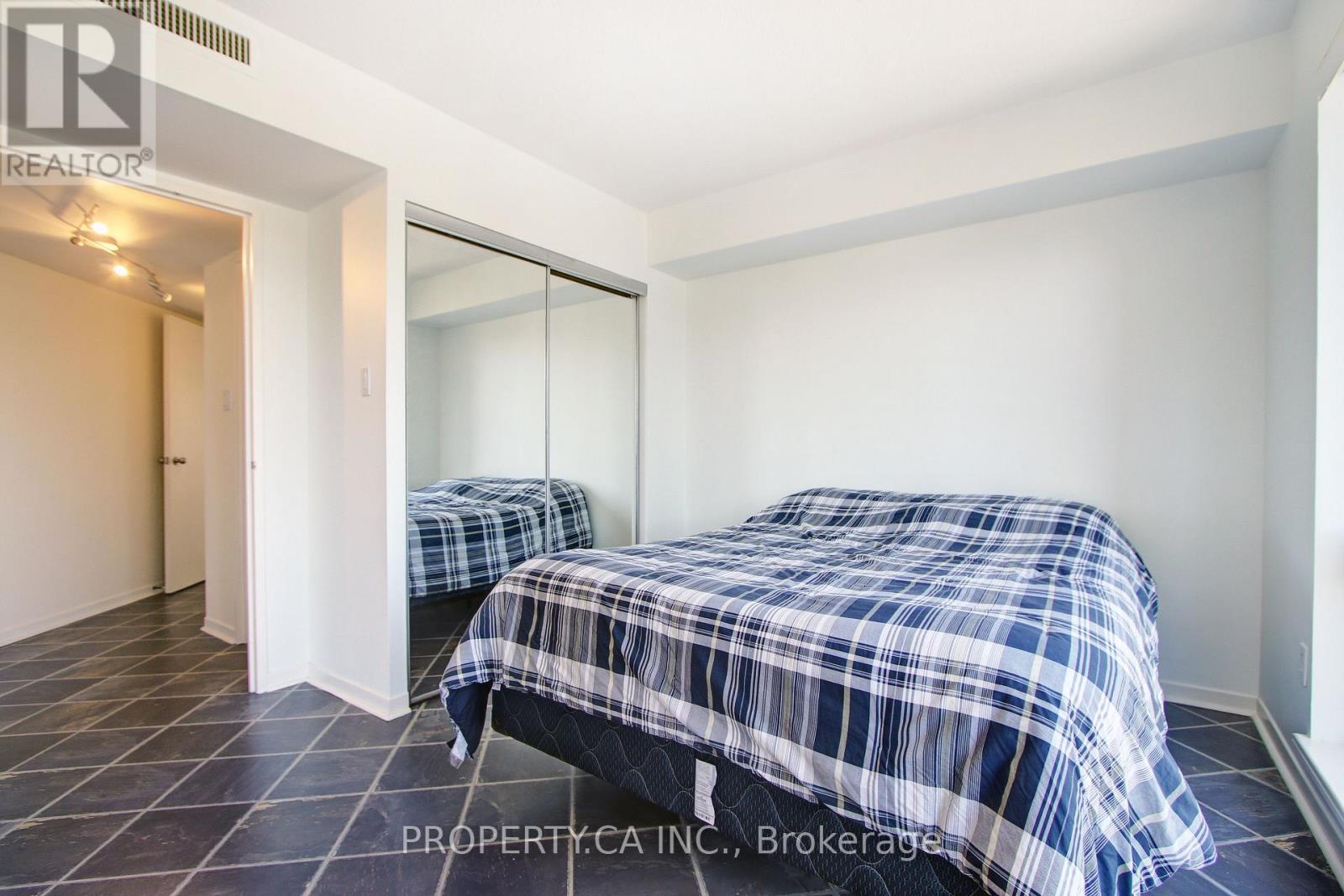 2204 - 1001 Bay Street, Toronto, Ontario  M5S 3A6 - Photo 11 - C12718310