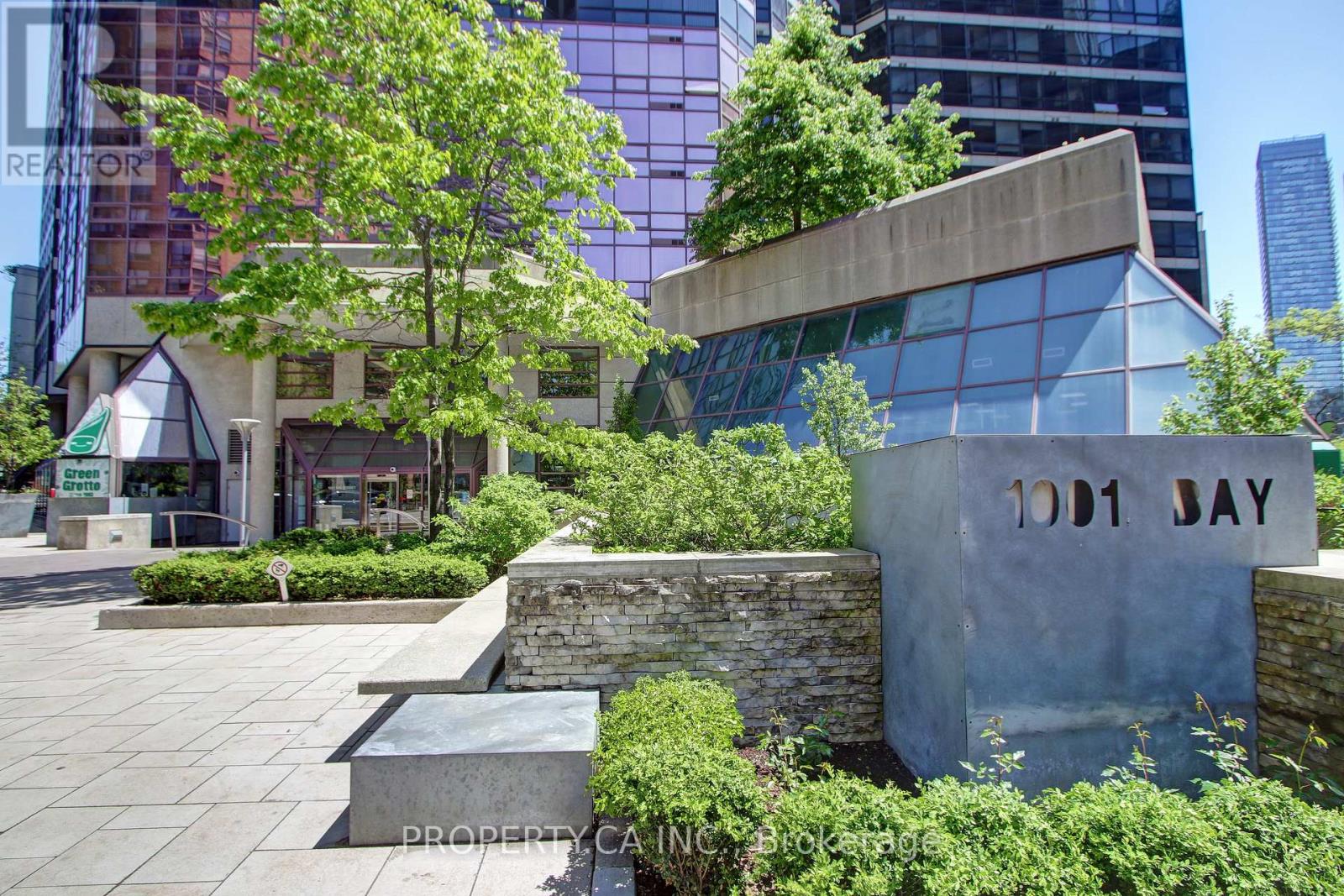 2204 - 1001 Bay Street, Toronto, Ontario  M5S 3A6 - Photo 17 - C12718310