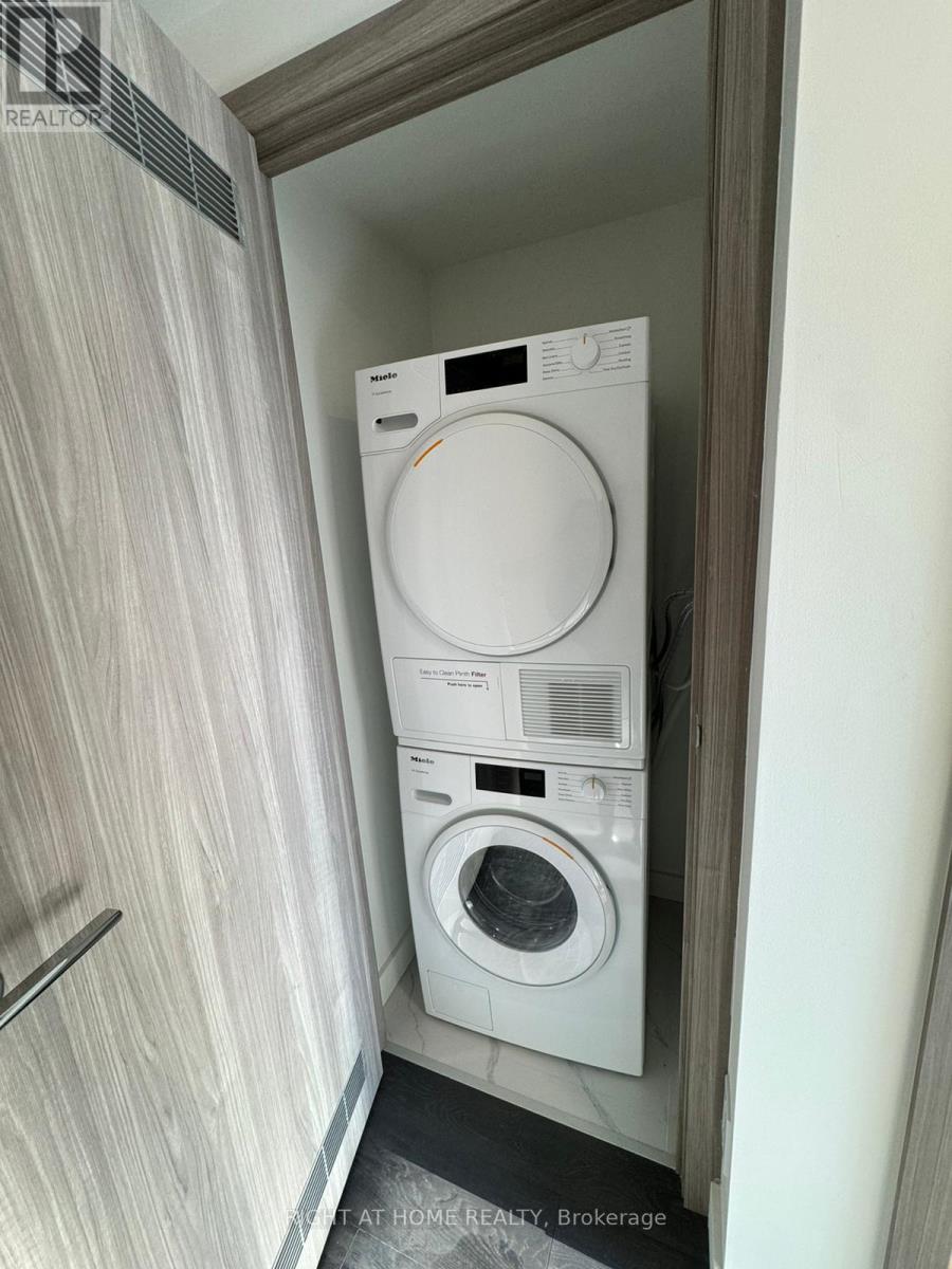 4009 - 38 Widmer Street, Toronto, Ontario  M5V 0P7 - Photo 6 - C12718326