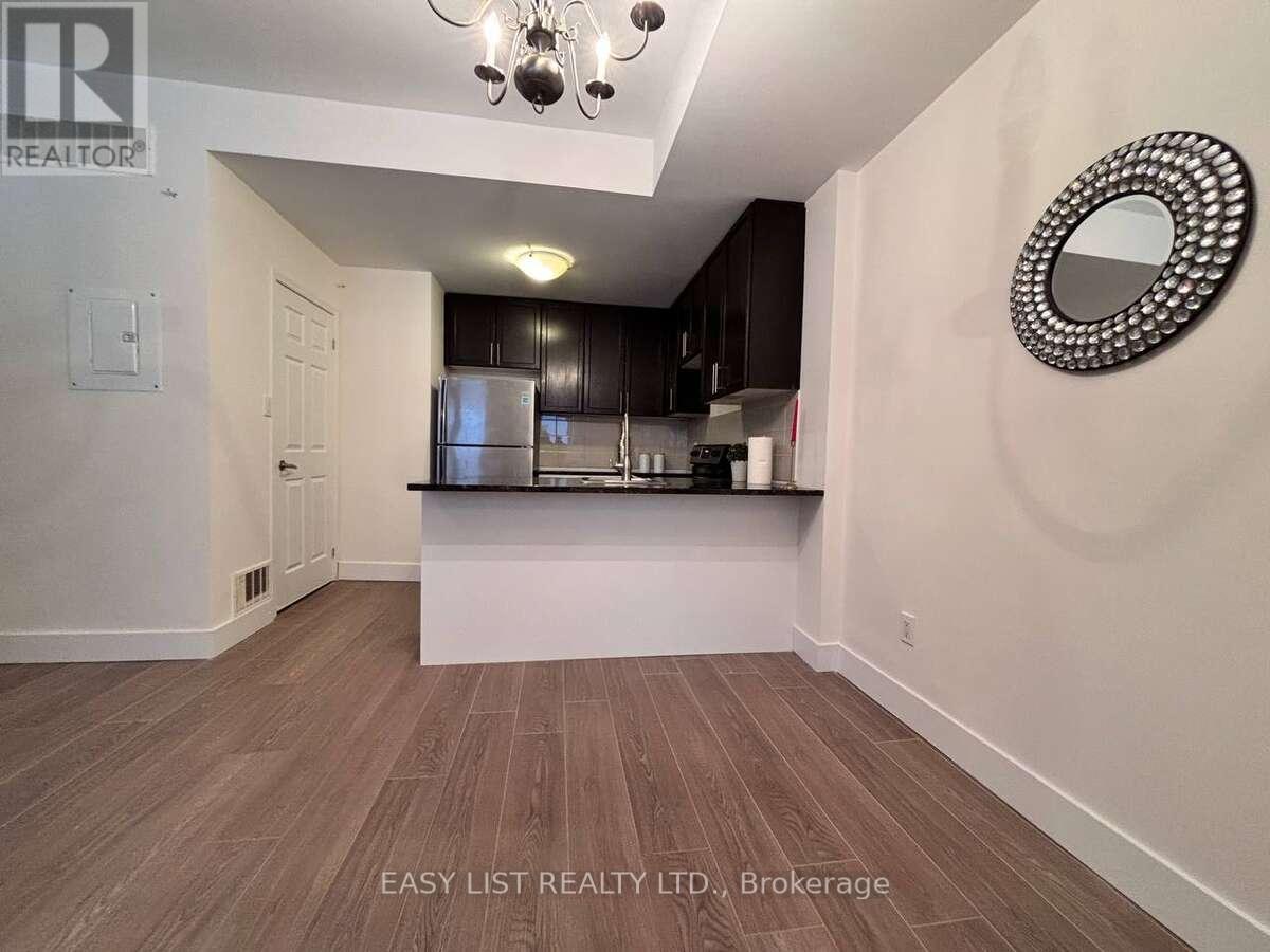 12 - 25 Coneflower Crescent, Toronto, Ontario  M2R 0A5 - Photo 5 - C12718370