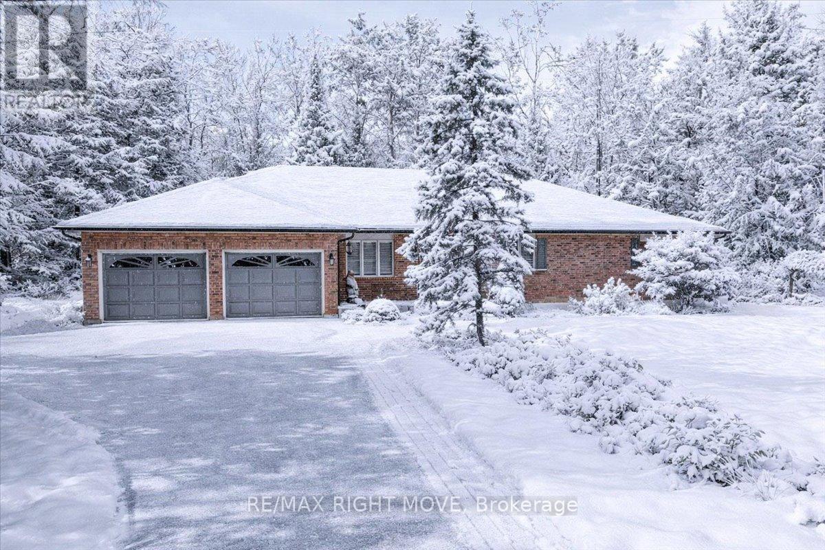 1892 CARRIAGE COURT, Severn, Ontario