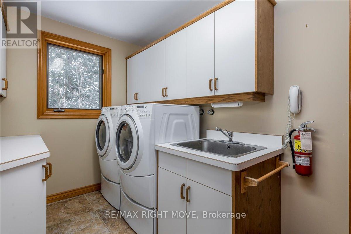 1892 Carriage Court, Severn, Ontario  L3V 6H2 - Photo 22 - S12425534