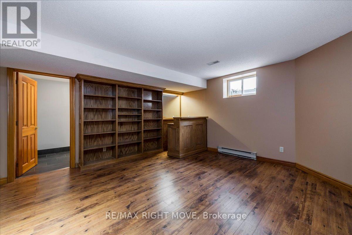 1892 Carriage Court, Severn, Ontario  L3V 6H2 - Photo 37 - S12425534