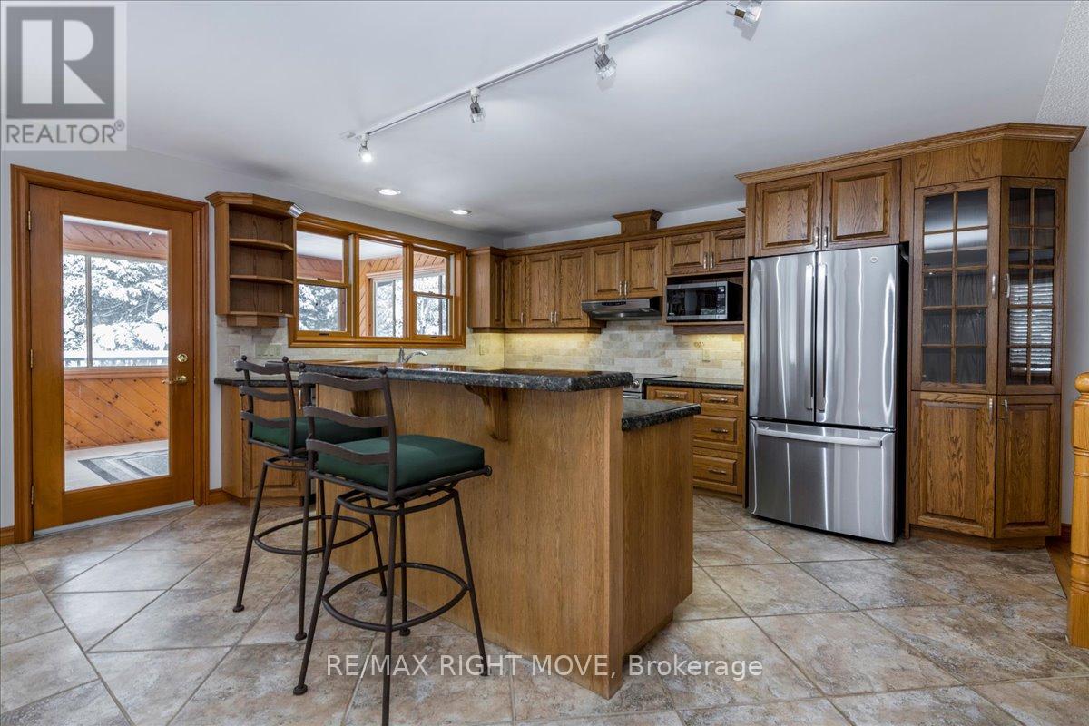 1892 Carriage Court, Severn, Ontario  L3V 6H2 - Photo 23 - S12425534