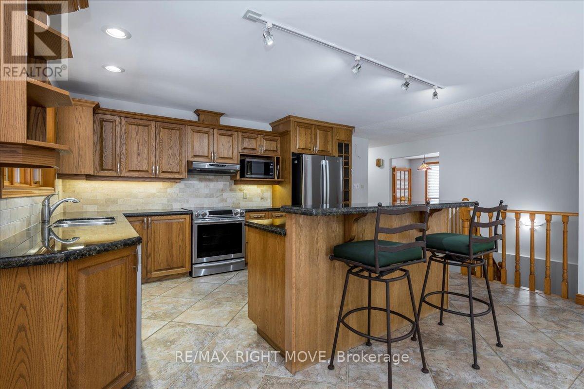 1892 Carriage Court, Severn, Ontario  L3V 6H2 - Photo 15 - S12425534