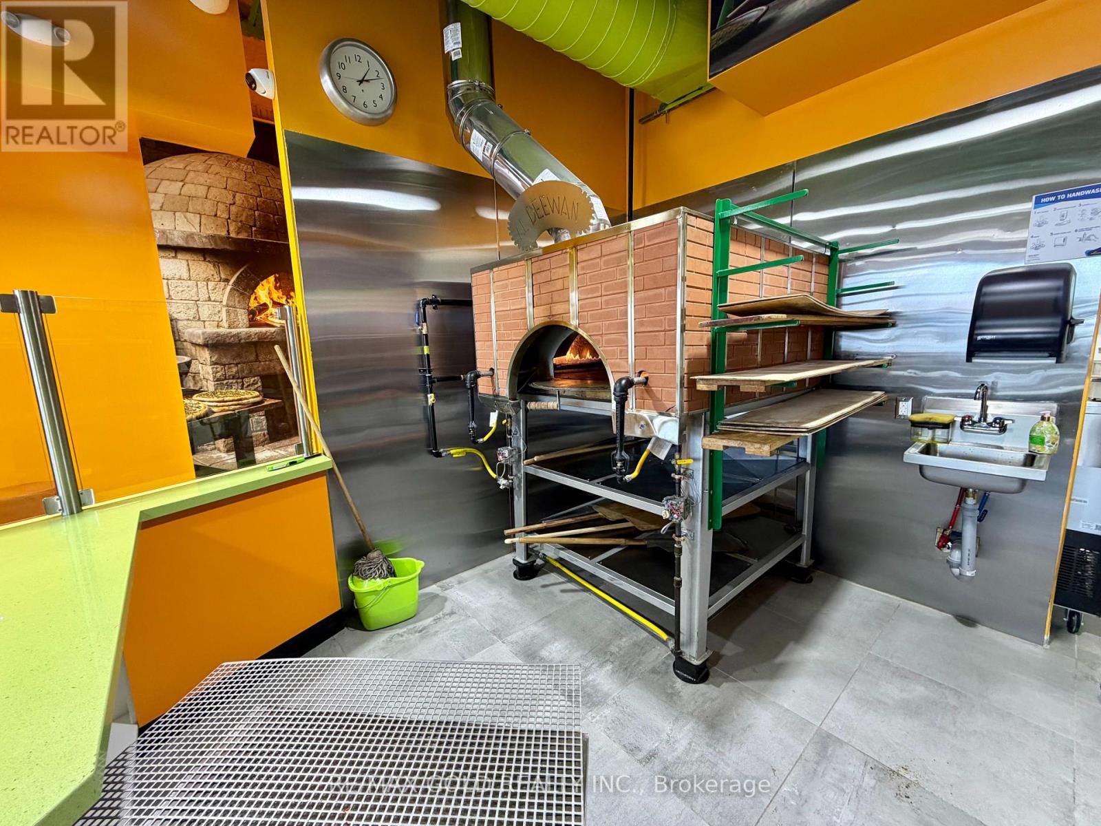 10 - 16925 Yonge Street, Newmarket, Ontario  L3Y 5Y1 - Photo 16 - N12718244