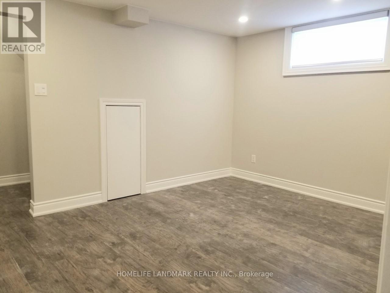 12 Ottawa Court, Aurora, Ontario  L4G 2Y7 - Photo 7 - N12718298