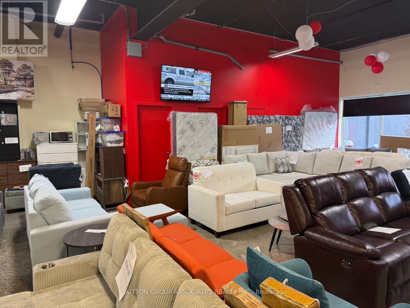 Storefront - 262 Geary Avenue, Toronto, Ontario  M6H 2C5 - Photo 3 - W12717578