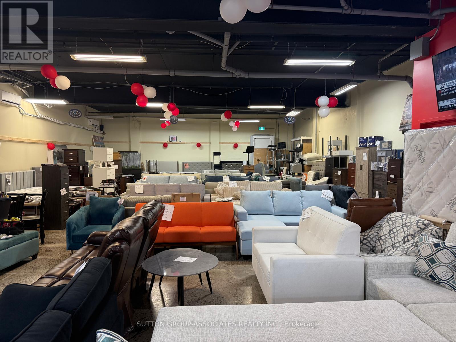 Storefront - 262 Geary Avenue, Toronto, Ontario  M6H 2C5 - Photo 5 - W12717578