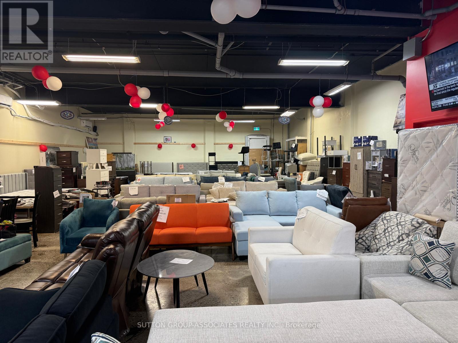 Storefront - 262 Geary Avenue, Toronto, Ontario  M6H 2C5 - Photo 6 - W12717578