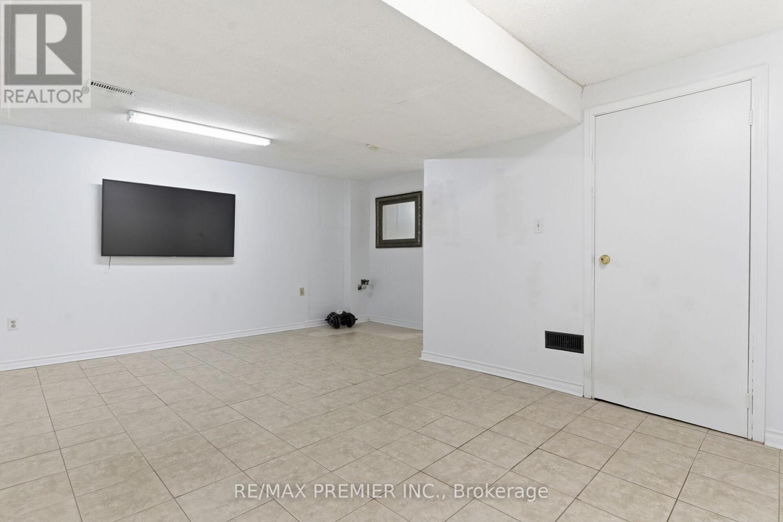 15 Beulah Street, Toronto, Ontario  M9V 4S9 - Photo 14 - W12718180