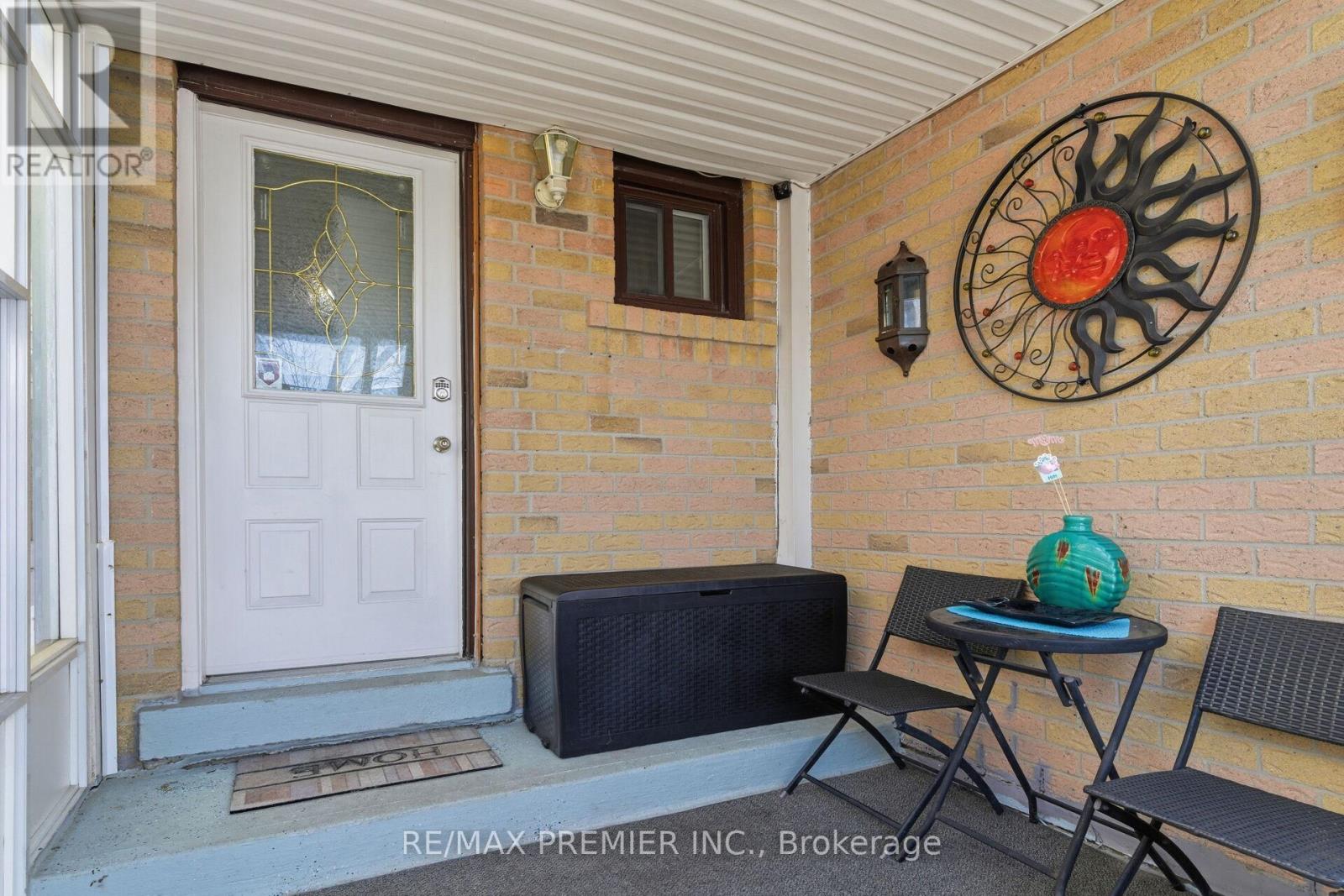 15 Beulah Street, Toronto, Ontario  M9V 4S9 - Photo 5 - W12718180