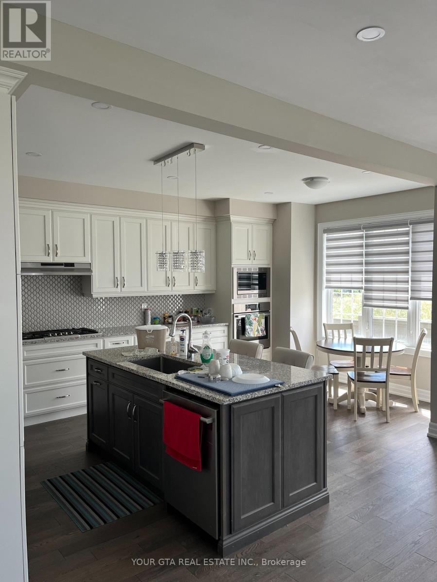 Oakvill - 102 Burnhamthorpe Road E Road, Oakville, Ontario  L6H 0X8 - Photo 1 - W12718220