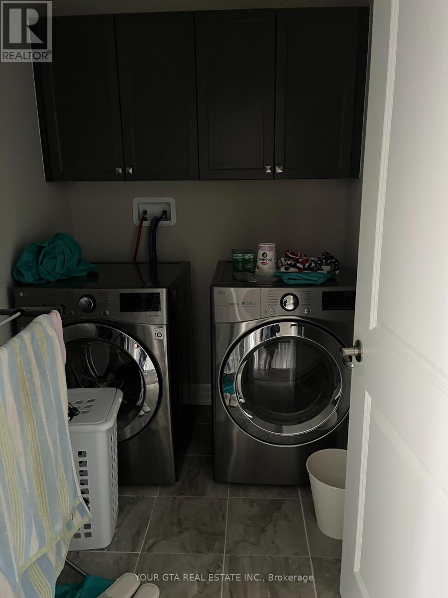 Oakvill - 102 Burnhamthorpe Road E Road, Oakville, Ontario  L6H 0X8 - Photo 14 - W12718220