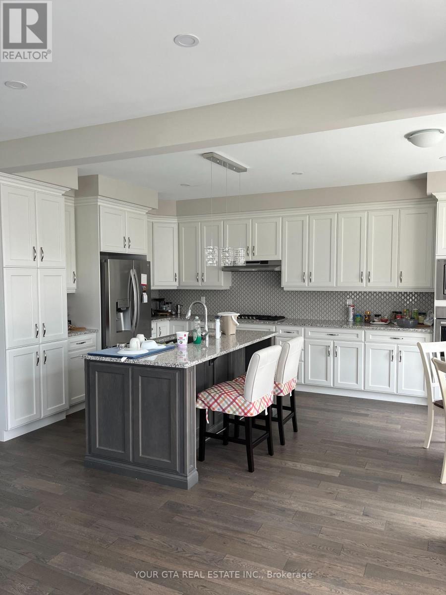 Oakvill - 102 Burnhamthorpe Road E Road, Oakville, Ontario  L6H 0X8 - Photo 4 - W12718220