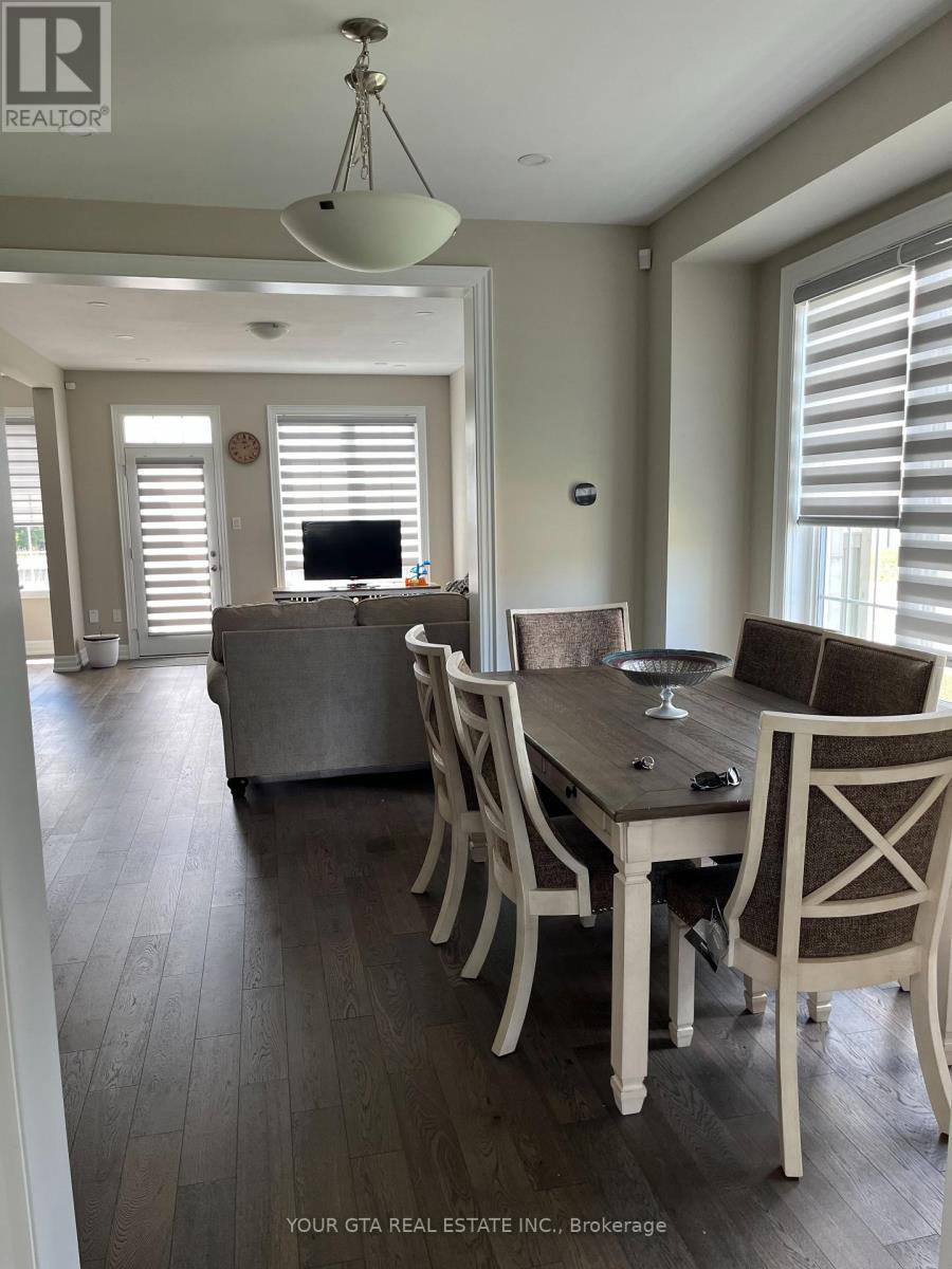 Oakvill - 102 Burnhamthorpe Road E Road, Oakville, Ontario  L6H 0X8 - Photo 5 - W12718220