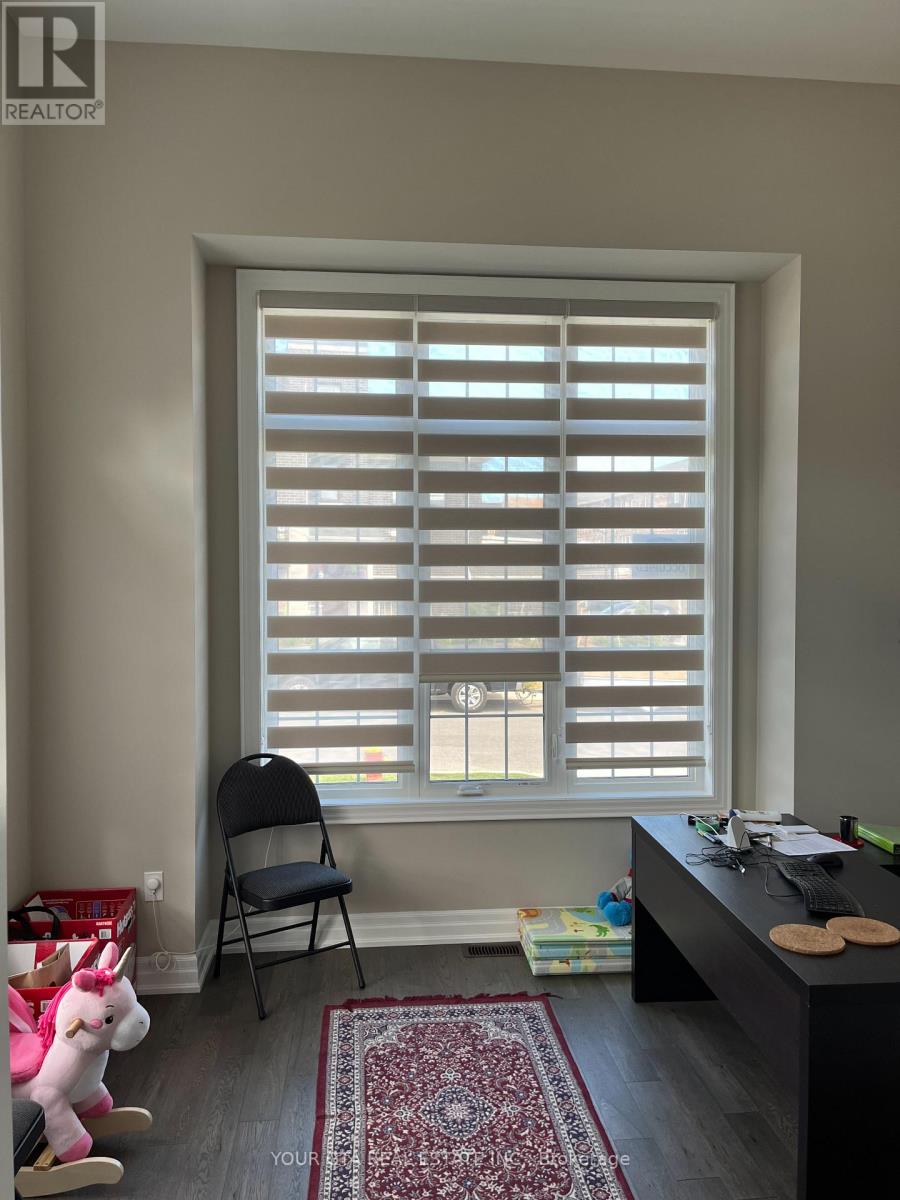 Oakvill - 102 Burnhamthorpe Road E Road, Oakville, Ontario  L6H 0X8 - Photo 6 - W12718220