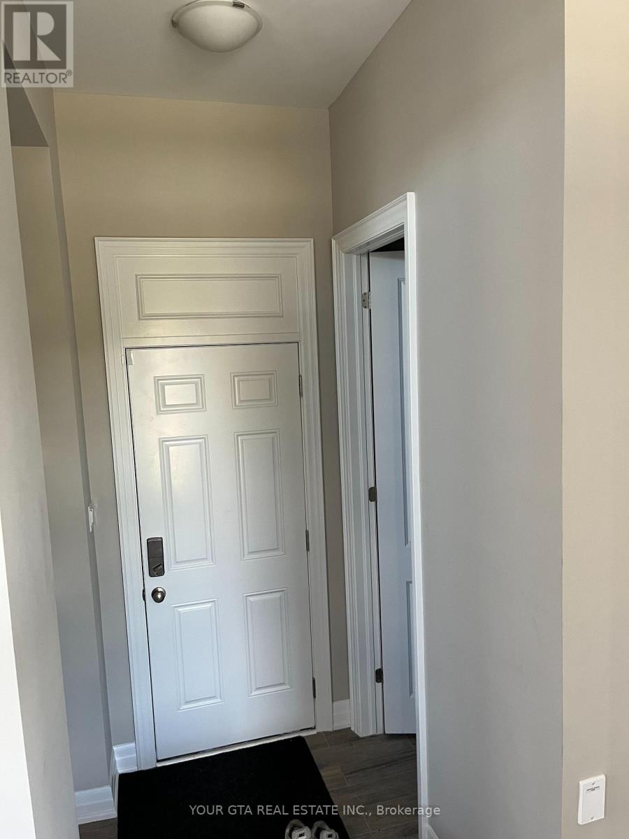 Oakvill - 102 Burnhamthorpe Road E Road, Oakville, Ontario  L6H 0X8 - Photo 7 - W12718220