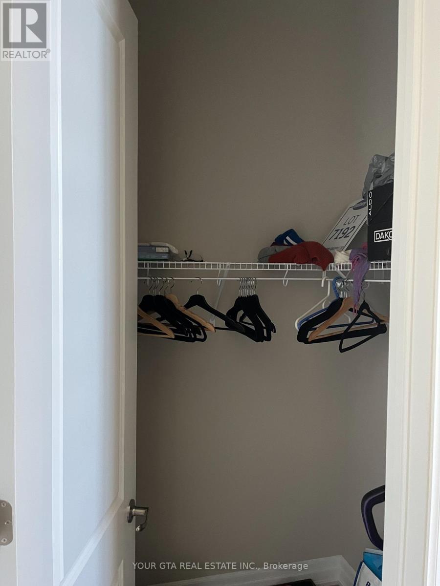 Oakvill - 102 Burnhamthorpe Road E Road, Oakville, Ontario  L6H 0X8 - Photo 8 - W12718220