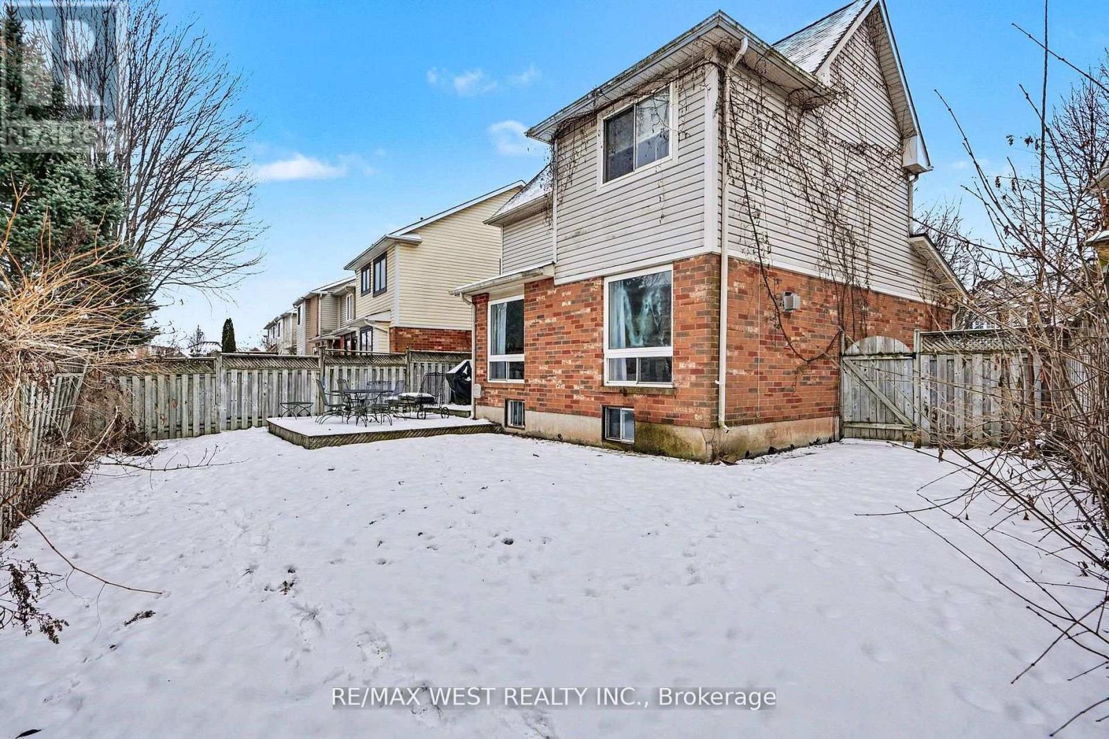 2232 Casselman Court, Burlington, Ontario  L7L 6T7 - Photo 11 - W12718250
