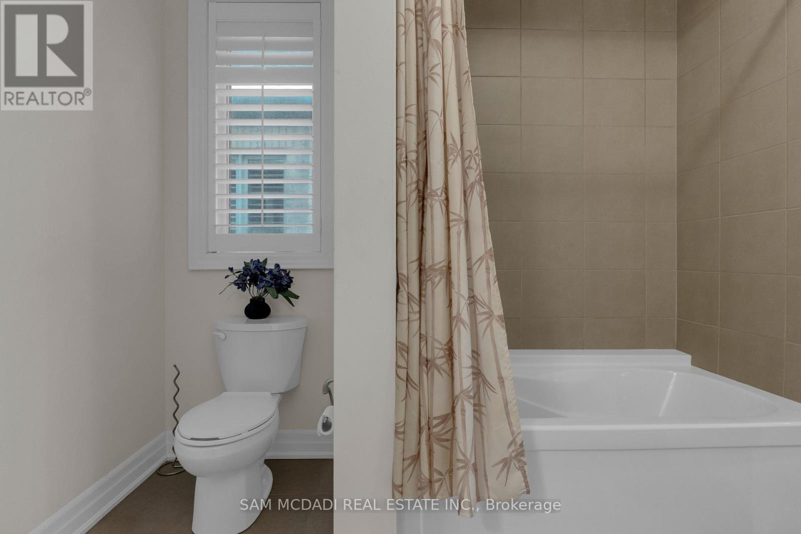 136 North Park Boulevard, Oakville, Ontario  L6M 0W6 - Photo 33 - W12718260