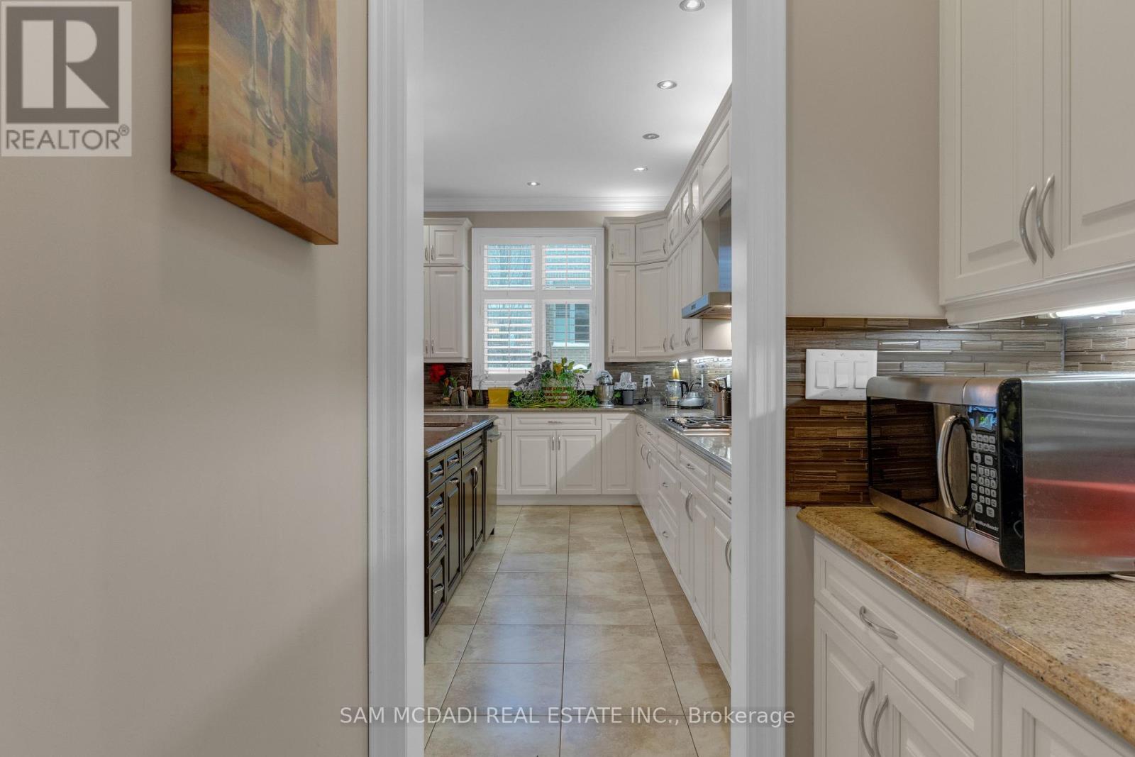 136 North Park Boulevard, Oakville, Ontario  L6M 0W6 - Photo 9 - W12718260