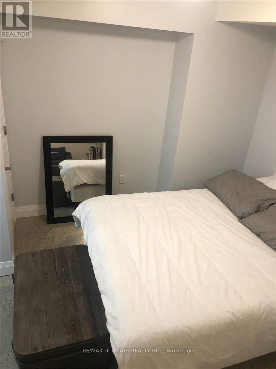 10 - 230 South Kingsway, Toronto, Ontario  M6S 5T9 - Photo 4 - W12718280