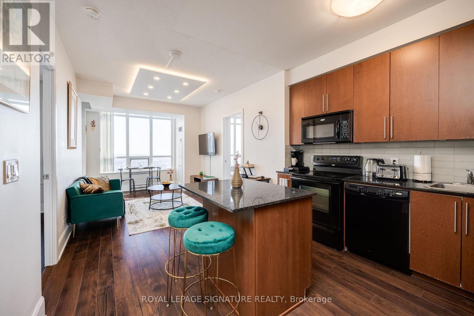 2908 - 330 Burnhamthorpe Road W, Mississauga, Ontario  L5B 0E1 - Photo 2 - W12718288