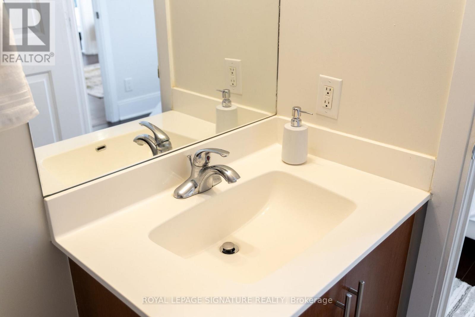 2908 - 330 Burnhamthorpe Road W, Mississauga, Ontario  L5B 0E1 - Photo 25 - W12718288