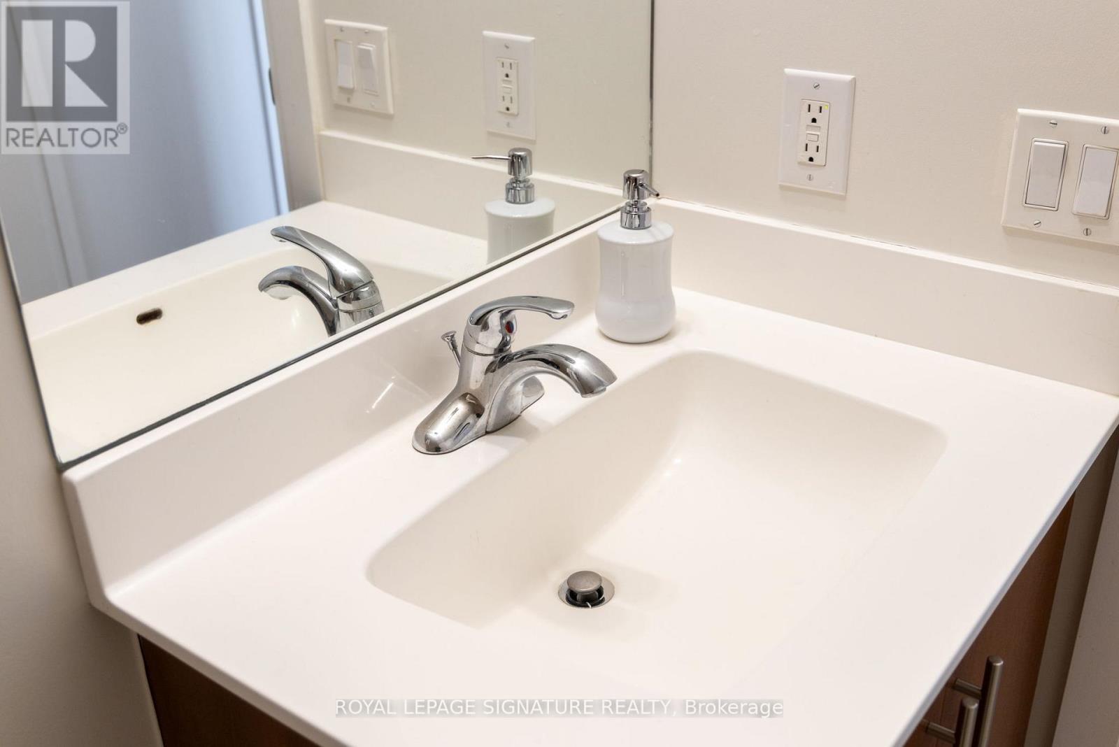 2908 - 330 Burnhamthorpe Road W, Mississauga, Ontario  L5B 0E1 - Photo 30 - W12718288