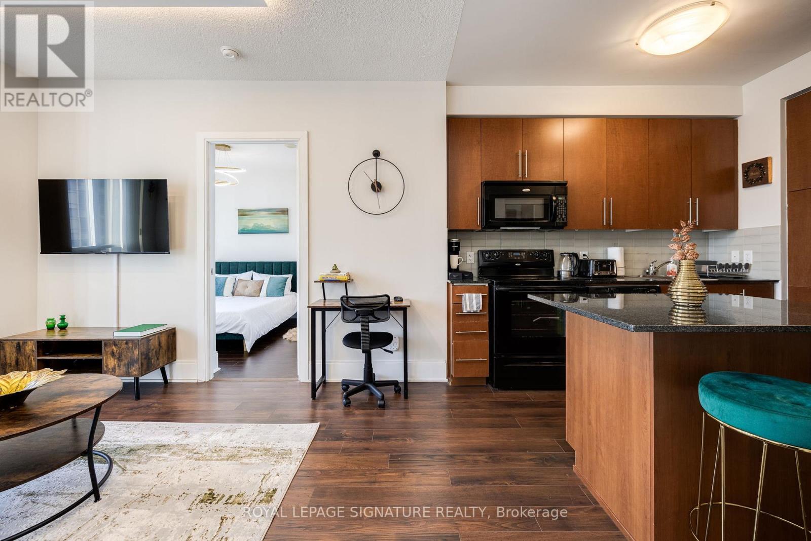 2908 - 330 Burnhamthorpe Road W, Mississauga, Ontario  L5B 0E1 - Photo 5 - W12718288