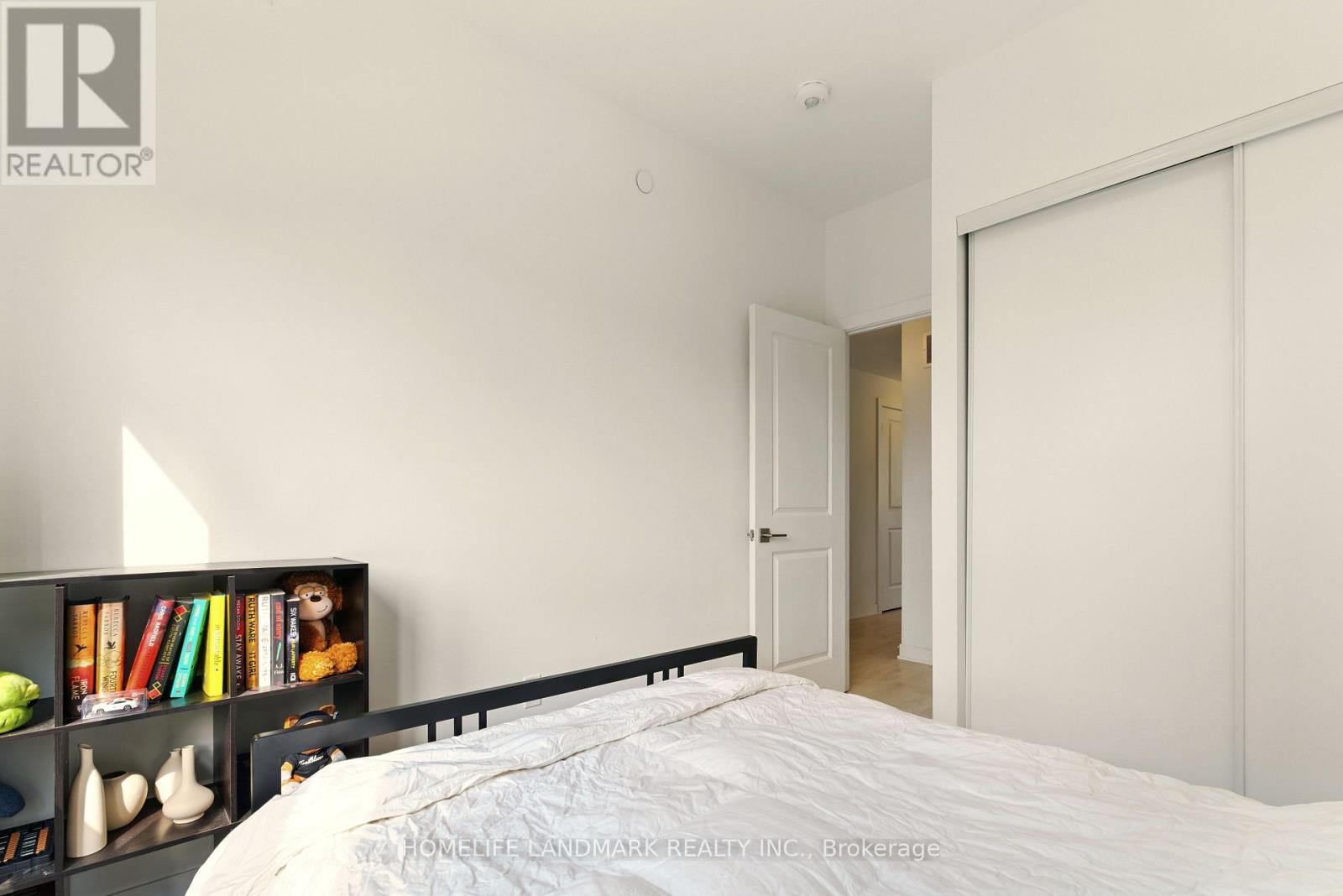 2 - 4015 Hickory Drive, Mississauga, Ontario  L4W 1L1 - Photo 16 - W12718324