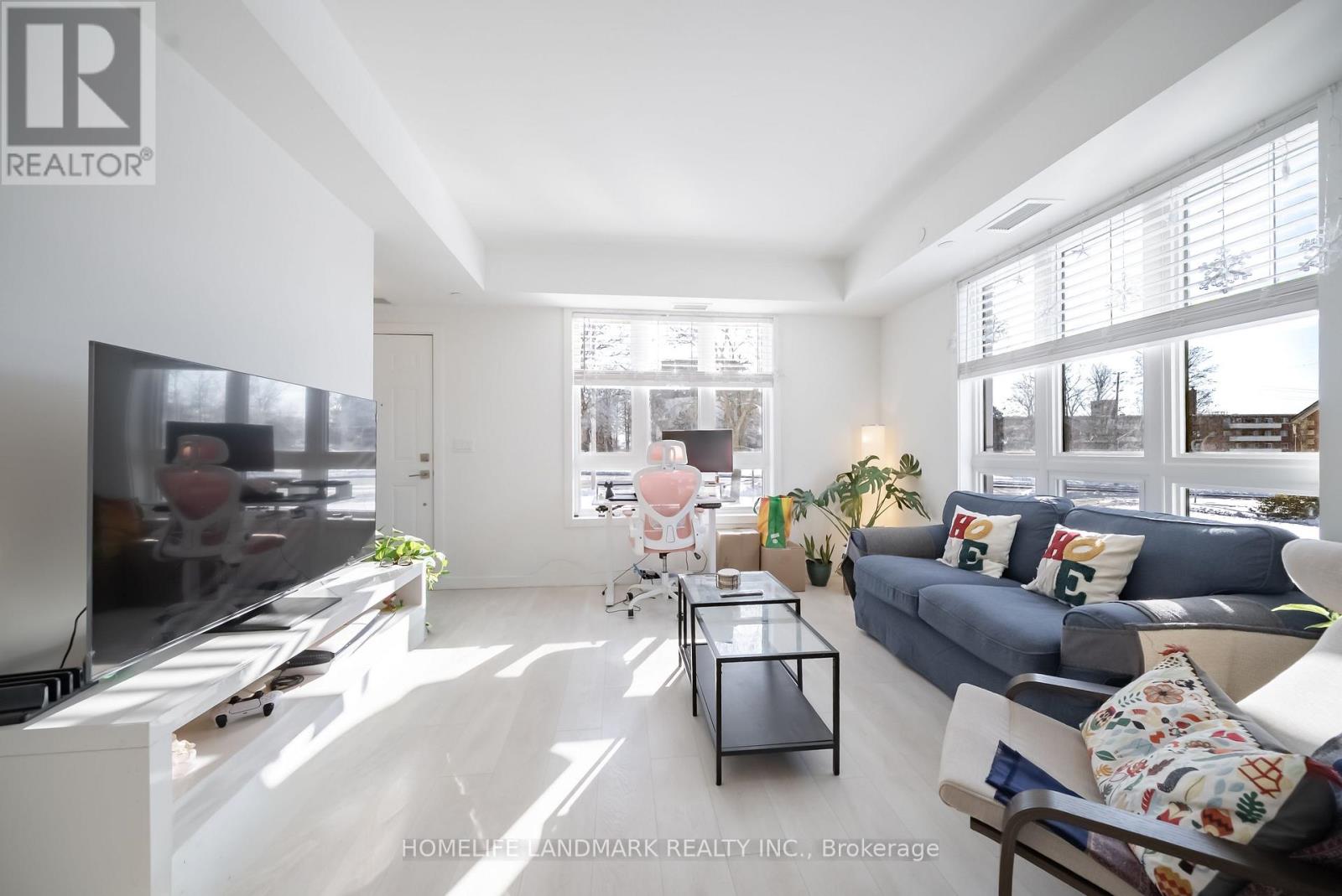 2 - 4015 Hickory Drive, Mississauga, Ontario  L4W 1L1 - Photo 4 - W12718324