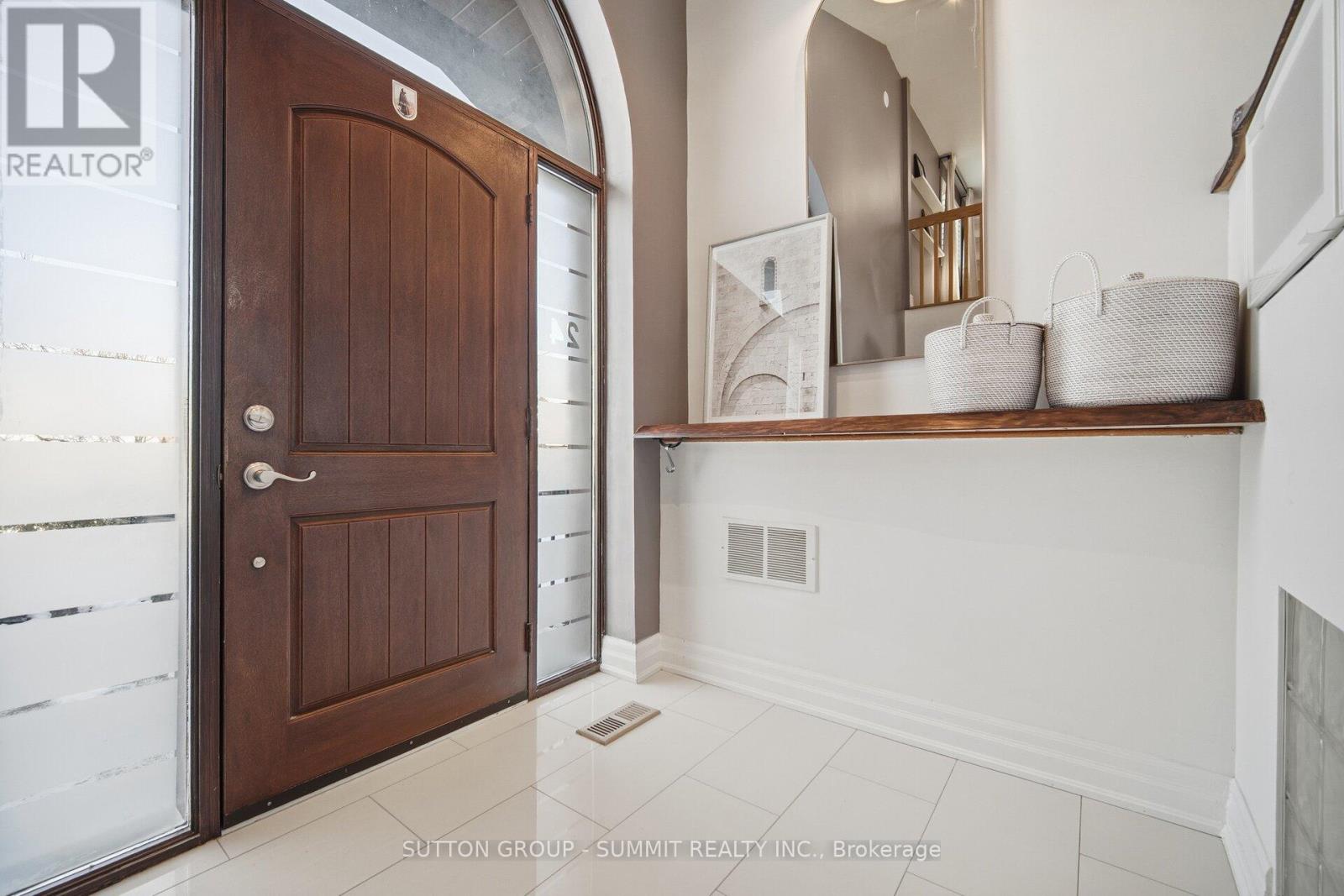 24 Joymar Drive, Mississauga, Ontario  L5M 1E9 - Photo 5 - W12718338