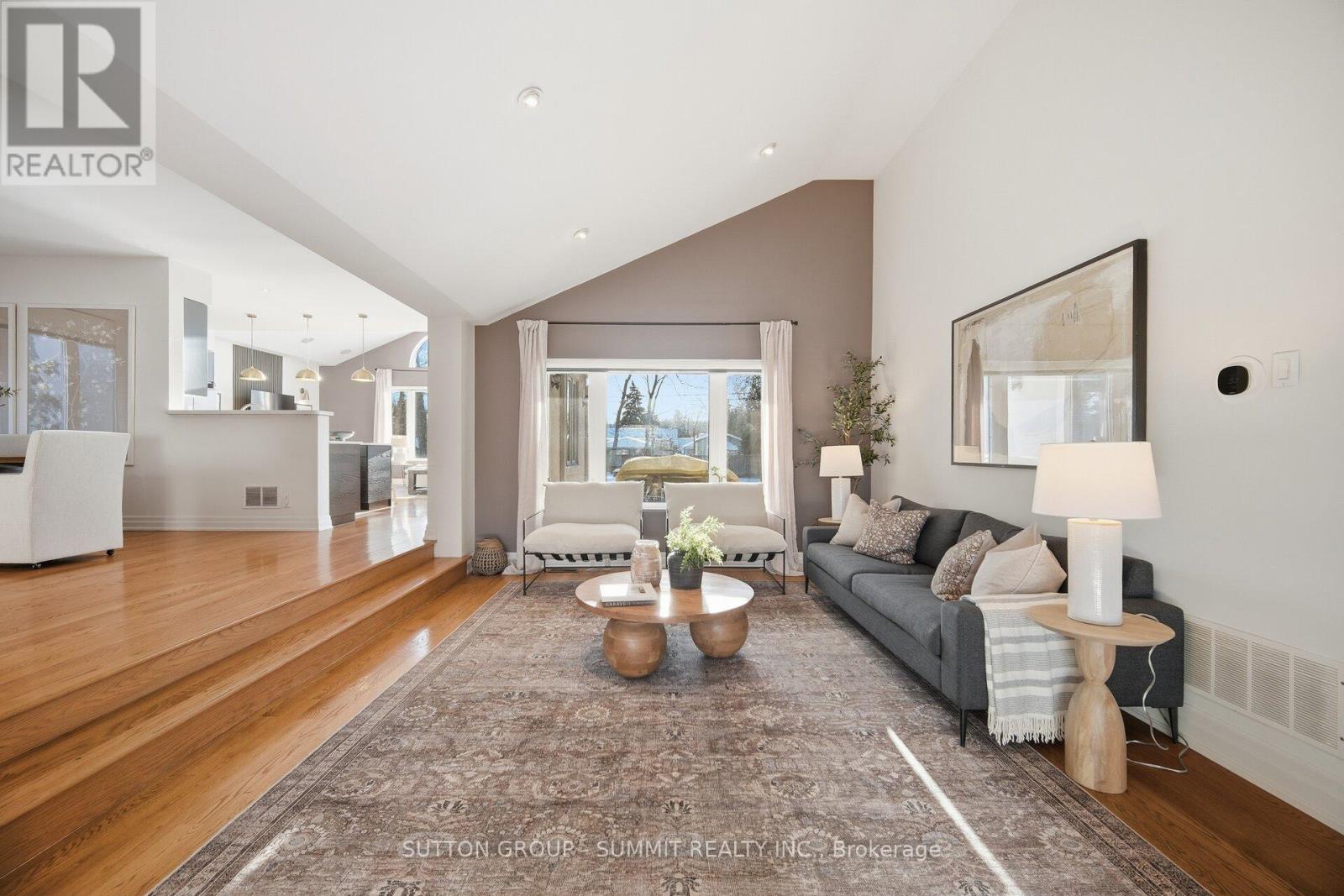 24 Joymar Drive, Mississauga, Ontario  L5M 1E9 - Photo 9 - W12718338